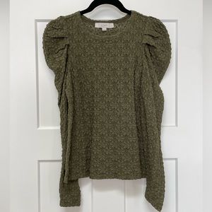 Olive puff sleeve top with stretch, floral lace. Fitted cotton blend. Size XSP